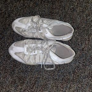 Infinity Evolution White Cheer shoes